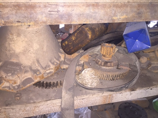 เกียร์และชุดเพลาของแทรกเตอร์ D20....ถอดตั้งเก็บไว้ ไม่ได้ใช้แล้วตอนนี้...เลยขาย