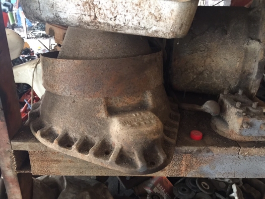 เกียร์และชุดเพลาของแทรกเตอร์ D20....ถอดตั้งเก็บไว้ ไม่ได้ใช้แล้วตอนนี้...เลยขาย