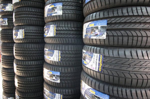 GOODYEAR Eagle F1 Asymmetric 235/40R18 เส้นละ 3,500 บาท