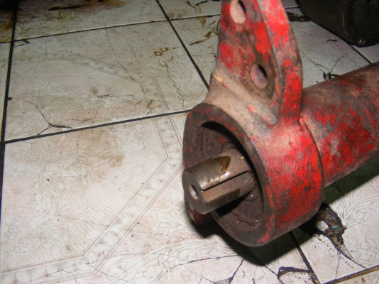 เฟือง สำหรับหมุนแรงขับ 90 องศา 1 : 1 มีคลัชตัดต่อกำลัง