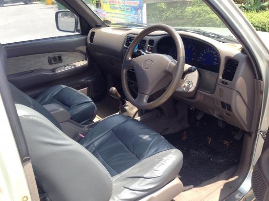 ขาย toyota  D4D ปี04 รถสวย ไม่มีชน