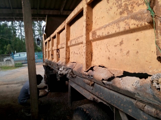 ขายรถบรรทุก 6 ล้อดัมพ์ ISUZU FTR 165 แรงม้า กระบะยาว 4.50 เมตร ราคา 380000