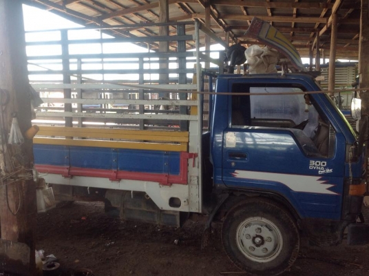 ขายหกล้อโตโยต้าไดน่า300. 115แรง