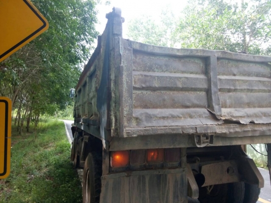 ขายรถบรรทุก 6 ล้อดัมพ์ ISUZU ROCKY 195 แรงม้านางฟ้าแท้ ราคา 650000