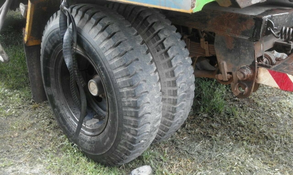 ขายรถบรรทุก 18 ล้อพ่วงแม่ลูกดัมพ์ ISUZU ROCKY 240 แรงม้าใส่่เครื่อง 270 แรงม้าลูกพ่วง 2 เพลา ราคา 1080000