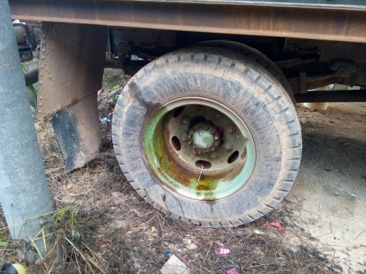 ขายรถบรรทุก 6 ล้อเทรลเลอร์หน้ายาว ISUZU 120 แรงม้า ยาง 900 ราคา 145000