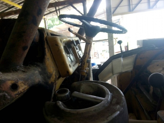 ขายรถตักล้อยาง CAT 922 เลี้ยวล้อหลัง ราคา 230000