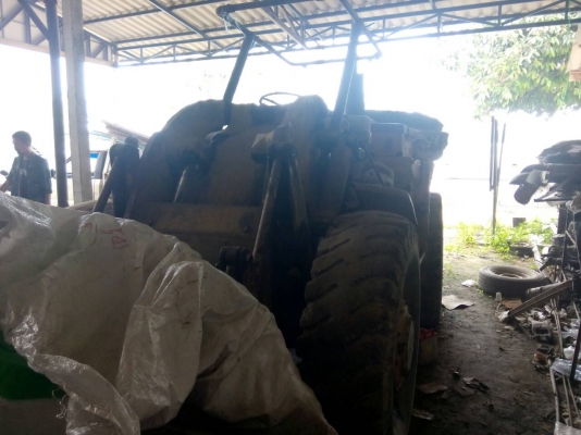 ขายรถตักล้อยาง CAT 922 เลี้ยวล้อหลัง ราคา 230000