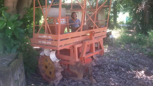 เครื่องปลูกอ้อยกลกิจร่องคู่