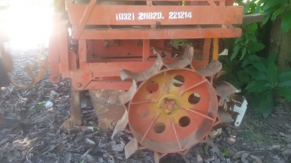 เครื่องปลูกอ้อยกลกิจร่องคู่