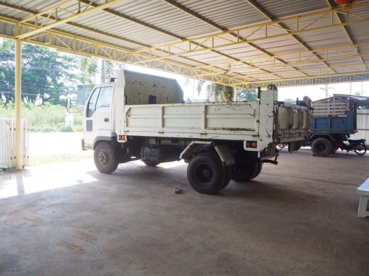 ISUZU 210 NRR จดประกอบทะเบียนพร้อมโอนอุปกรณ์เดิมสีเดิมทุกอย่าง รถแรง ต่อรองได้ครับ