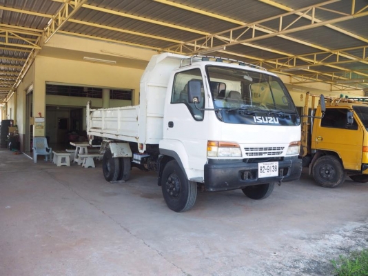 ISUZU 210 NRR จดประกอบทะเบียนพร้อมโอนอุปกรณ์เดิมสีเดิมทุกอย่าง รถแรง ต่อรองได้ครับ