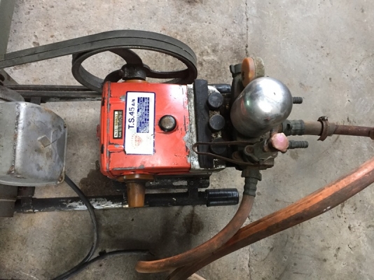 ปั้มฉีดน้ำ