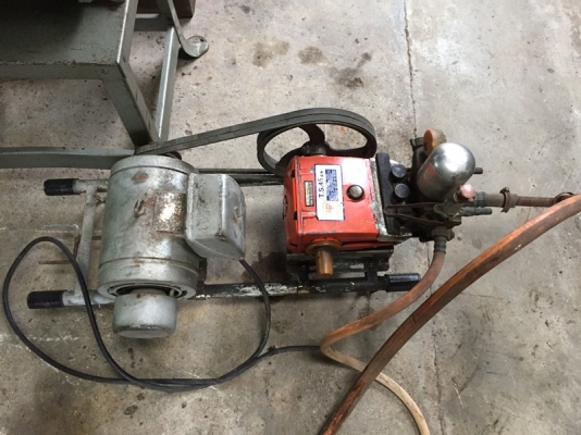 ปั้มฉีดน้ำ