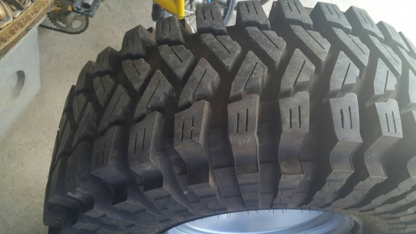 ขายยาง MAXXIS 37*12.5*16