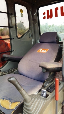 ขาย HITACHI. ZX 200. ออกมาป้ายแดง เอกสารอินวอย.