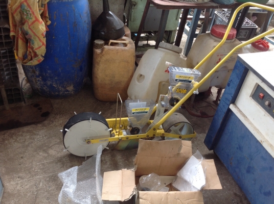 ขายเครื่องหยอดเมล็ดพันธ์ุ