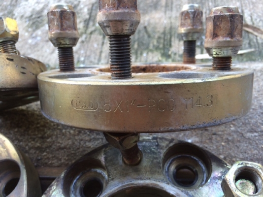 อะแดปเตอร์ 5 รู หนา 1 นิ้ว อะแดปเตอร์ 5 รู หนา 1 นิ้ว