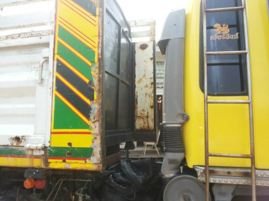 รถบรรทุก 10 ล้อ 1 เพลา HINO ปี 39 เรื่อง 195 แรง ยาว 6.5 ม. ราคา680,000 บ.