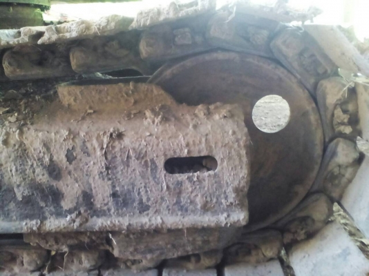 KOMATSU PC100-5 ไฟฟ้าครบ หน้าจอไม่มี เอวแน่น รถทำงานอยู่