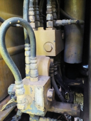 KOMATSU PC100-5 ไฟฟ้าครบ หน้าจอไม่มี เอวแน่น รถทำงานอยู่