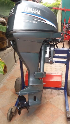 25 hp Yamaha 4 Stroke Outboard