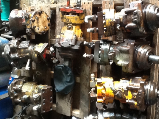 ขายหัวมอเตอร์ โคมัสซุ เบอร์ 40 และ 90 สนใจติดต่อ 0860025364 ช่างอุ ปรีชาการช่าง