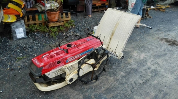 Sale>>เครื่องดำนา วางพันธ์ข้าว YANMA 250A. Made in Japan. เครื่องเบนซิน สภาพครบ ใช้งานได้ครับ 089-2499-123 นครปฐม