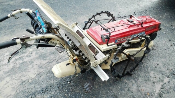 Sale>>เครื่องดำนา วางพันธ์ข้าว YANMA 250A. Made in Japan. เครื่องเบนซิน สภาพครบ ใช้งานได้ครับ 089-2499-123 นครปฐม