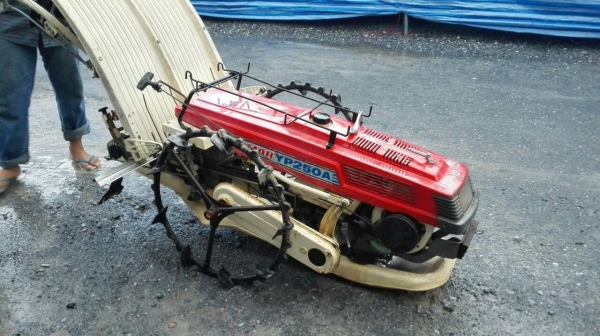 Sale>>เครื่องดำนา วางพันธ์ข้าว YANMA 250A. Made in Japan. เครื่องเบนซิน สภาพครบ ใช้งานได้ครับ 089-2499-123 นครปฐม