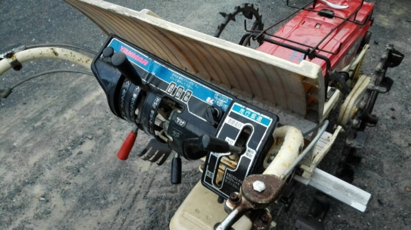 Sale>>เครื่องดำนา วางพันธ์ข้าว YANMA 250A. Made in Japan. เครื่องเบนซิน สภาพครบ ใช้งานได้ครับ 089-2499-123 นครปฐม