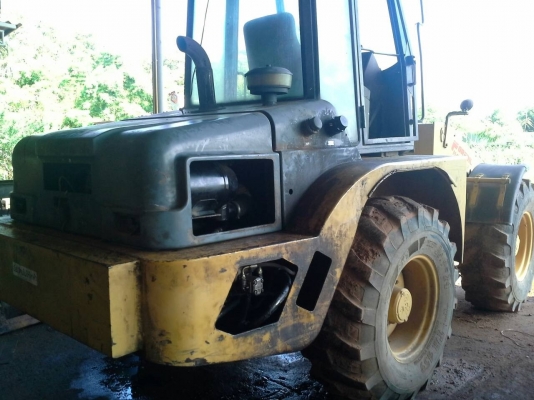 ขายรถตักดินล้อยาง Terna Foredil เอวอ่อน4x4สภาพดีพร้อมใช้ ขายรถตักดินล้อยาง Terna Foredil เอวอ่อน4x4สภาพดีพร้อมใช้