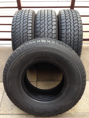 ยาง Bridgestone 31 10.5 R15 ปลายปี12 ดอกเต็ม ไม่มีปะ