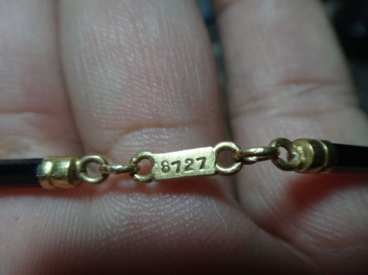 สร้อยทองคล้องพระประดับนิล29 เม็ด