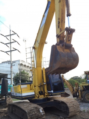 KOBELCO SK200-3 รถซื้อเก่านอกมาปี57 รถใช้งานมาปีเดียว ใช้งานดี รถสวยมาก เอกสารInvoice ราคา 1190000 บาท สนใจติดต่อ 0890854790