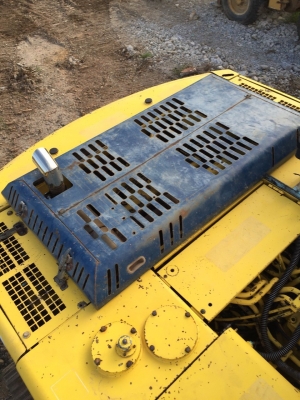 KOBELCO SK200-3 รถซื้อเก่านอกมาปี57 รถใช้งานมาปีเดียว ใช้งานดี รถสวยมาก เอกสารInvoice ราคา 1190000 บาท สนใจติดต่อ 0890854790