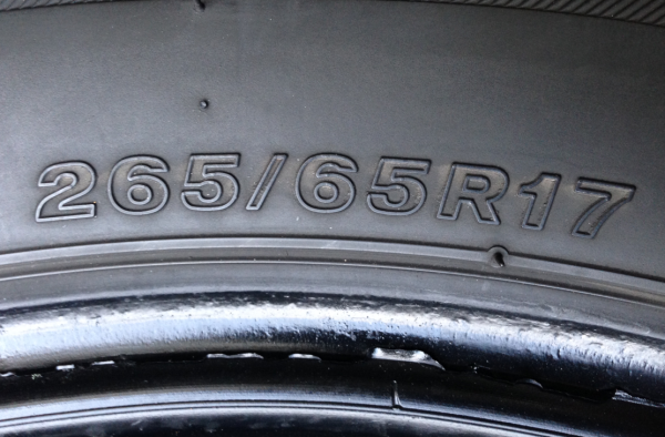 ยาง Bridgestone 265 65 17 ปี12 ดอกเยอะ ไม่มีปะ