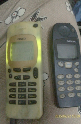 มือถือใส่ซิมรุ่นแรกๆ2เครื่อง มือถือใส่ซิมรุ่นแรกๆ2เครื่อง