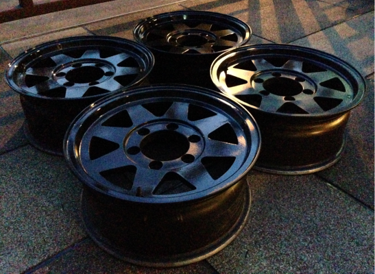 ล้อแท้ 15 แนว off road สภาพสวย ล้อแท้ 15 แนว off road สภาพสวย