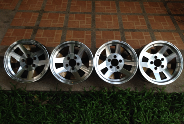 ล้อ15 ใส่ off road หรือ Retro ก็หล่อครับ