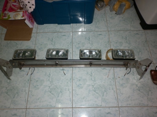 ขายไฟ soptlight พร้อมขายาวประมาณ 95 cm