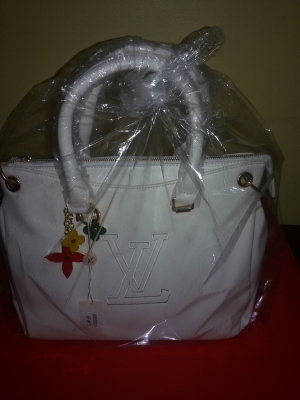 กระเป๋า LOUIS  VUITTON  เกรด AAA