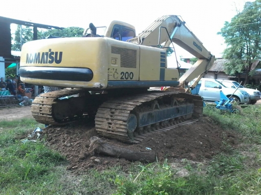 ขายรถแบคโฮ KOMATSU PC200-6 เอกสารเล่มทะเบียน ระบบไฟเต็ม ราคา 890000