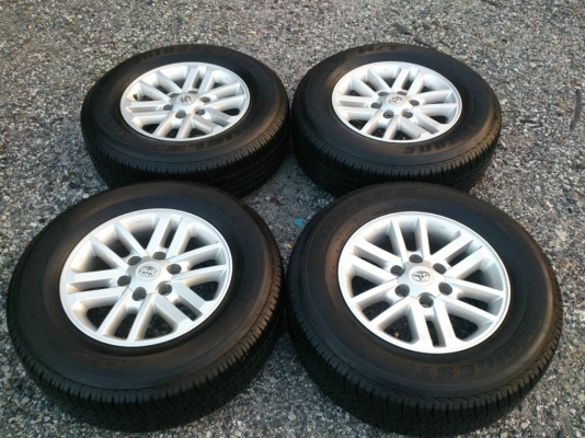 ขายแม็ก TOYOTA VIGO CHAMP ขอบ17 พร้อมยางบริดสโตน 265/65R17 ยางสัปดาห์ที่32ปี13 ดอกยางหนาสดสวยมากเท่ากันไม่แตกลายไม่ร้าวไม่กินข้างใข้งานน้อยมาก พร้อมน๊อตแท้ 24 ตัว