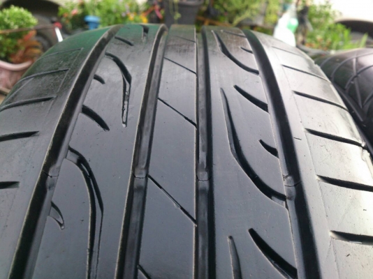 ขายยาง DUNLOP LM704  205/65R15 ยางสัปดาห์ที่24ปี14 ดอกยางสดหนาเท่ากันไม่แตกลายไม่ร้าวไม่กินข้างไม่มีปะ สวยๆ  จำนวน 1 ชุด