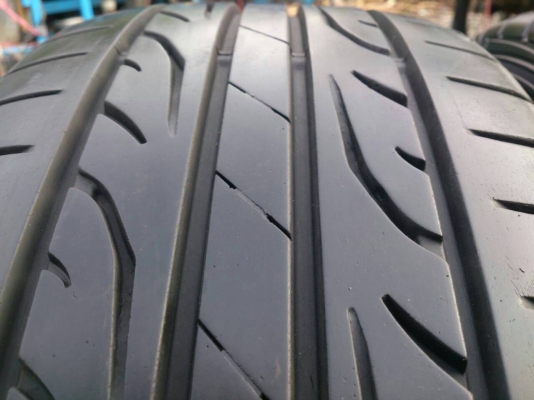 ขายยาง DUNLOP LM704  205/65R15 ยางสัปดาห์ที่24ปี14 ดอกยางสดหนาเท่ากันไม่แตกลายไม่ร้าวไม่กินข้างไม่มีปะ สวยๆ  จำนวน 1 ชุด