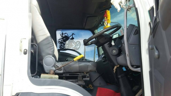 ปรับราคาใหม่ 2,490,000บ สิบล้อ อีซูซุ FXZ 360 hp ปี54 แม่ลูก 3 คาน ดั้มสามมิตรแท้ สภาพสวยบางเดิมพร้อมใช้ เล่มทะเบียนพร้อมโอน ราคา 2,650,000บ ต่อรองได้ครับ ปรับราคาใหม่ 2,490,000บ สิบล้อ อีซูซุ FXZ 360 hp ปี54 แม่ลูก 3 คาน ดั้มสามมิตรแท้ สภาพสวยบางเดิมพร้อมใช้ เล่มทะเบียนพร้อมโอน ราคา 2,650,000บ ต่อรองได้ครับ