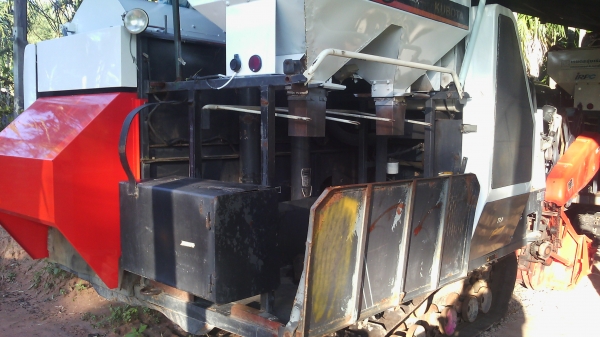 ขายรถเกี่ยว KUBOTA DC 60 plus ขายรถเกี่ยว KUBOTA DC 60 plus