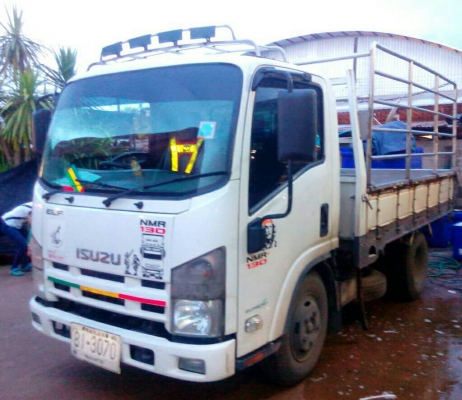 ขายรถบรรทุก 6 ล้อรั้ว ISUZU NMR 130 แรงม้าปี 2554 กระบะช่วงสั้น 3.20 เมตร ราคา 550000