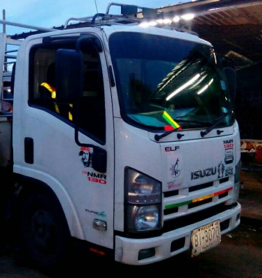 ขายรถบรรทุก 6 ล้อรั้ว ISUZU NMR 130 แรงม้าปี 2554 กระบะช่วงสั้น 3.20 เมตร ราคา 550000